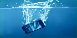 Mengenal Perbedaan Istilah Water Resistant dan Water Proof Pada Ponsel